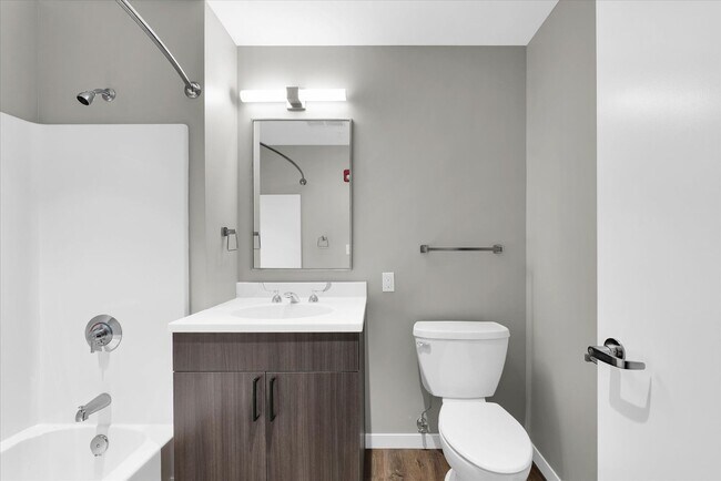 Building Photo - Live in Luxury! Stunning 1-Bedroom Apartment in Downtown Champaign