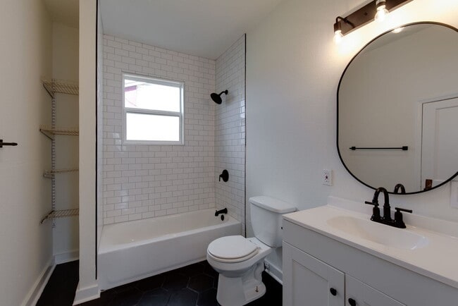 Building Photo - Newly renovated 2bed/1bath