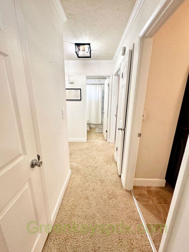 Building Photo - Two bedroom one bathroom condo in Southwes...