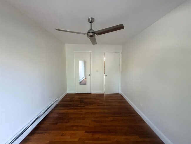 Building Photo - 374 Cator Ave
