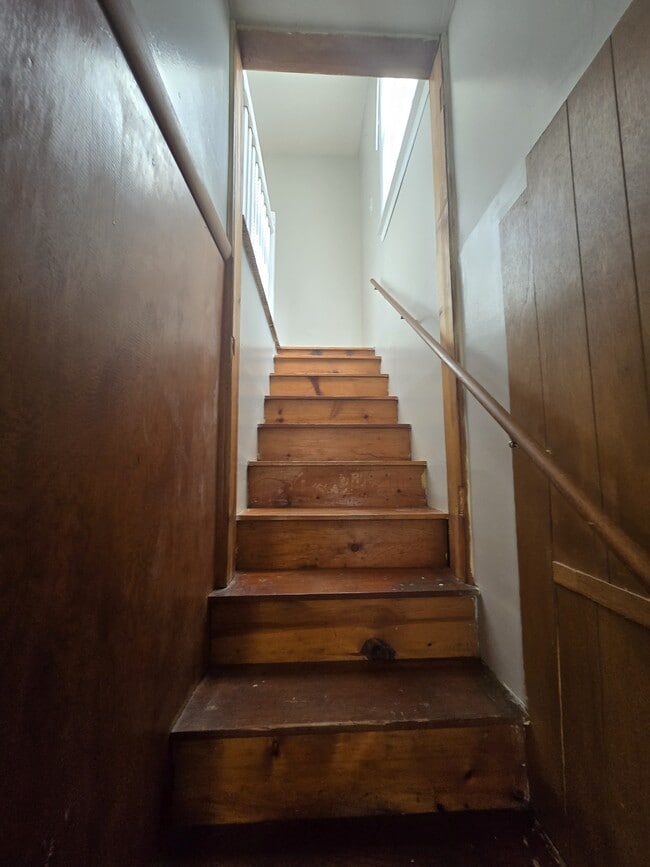 Building Photo - 526 Martinson N