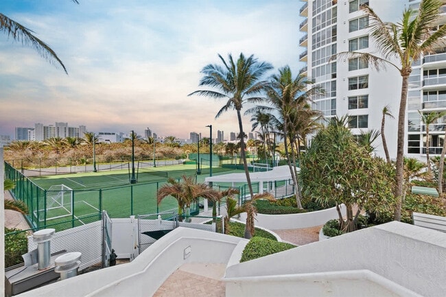 Building Photo - 18001 Collins Ave