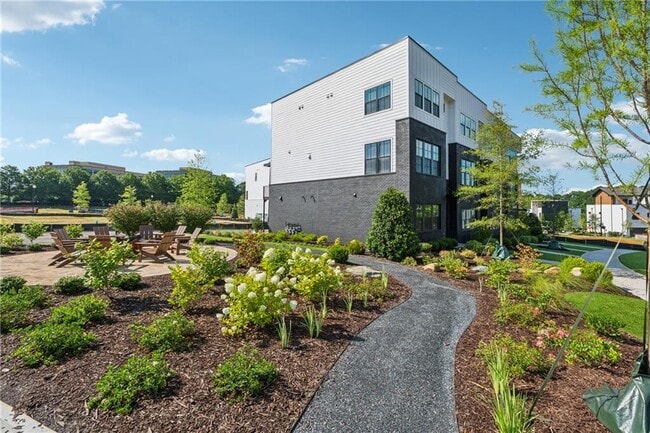 Building Photo - 2500 Northwinds Pkwy