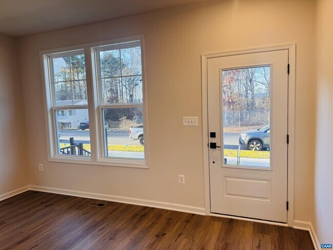 Building Photo - 2225 Woodburn Rd