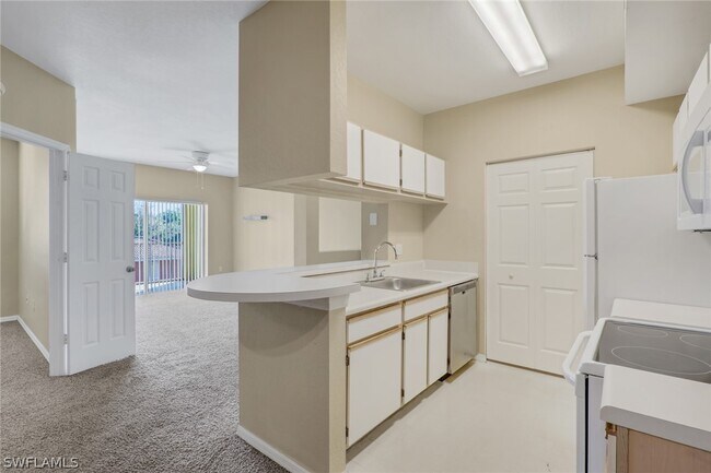 Building Photo - 6321 Aragon Way