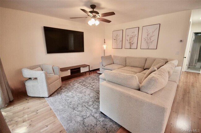 Primary Photo - 99 Richmond Blvd