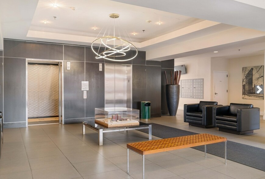 Building Photo - 15 North Beacon St