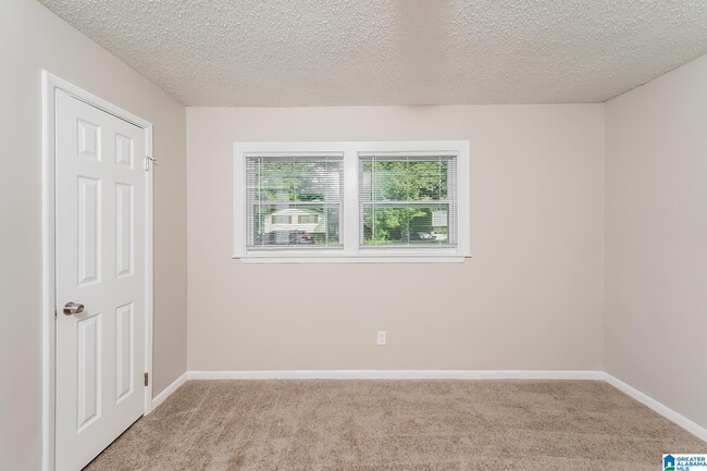 Building Photo - 2541 Goldmar Dr