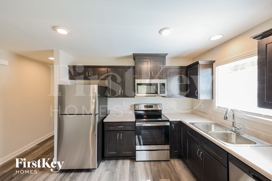 Building Photo - 6017 73rd E Pl