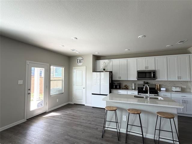 Building Photo - 4001 Monticello Dr