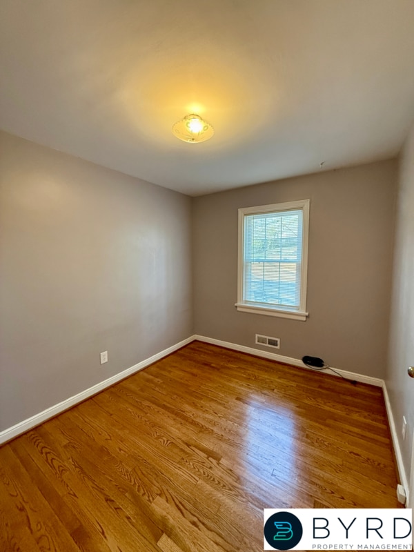 Building Photo - 9023 Farmington Dr