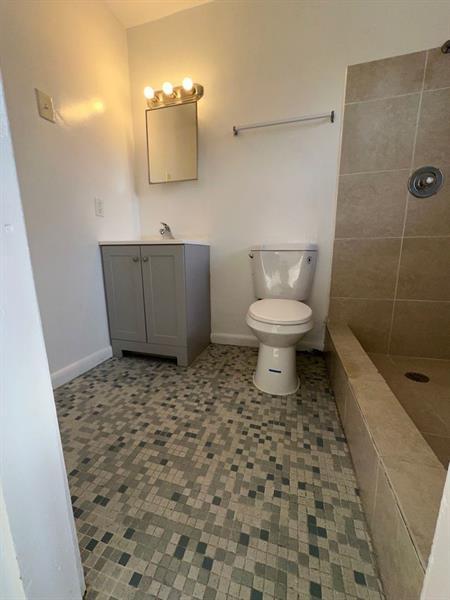 Building Photo - 3800 Riverside Dr