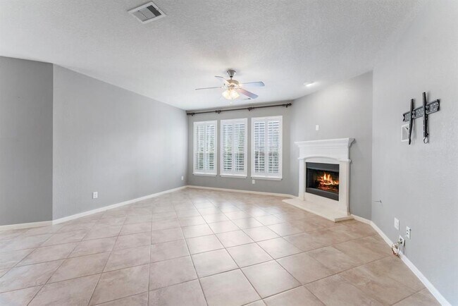 Building Photo - 1070 Cedar Lake Ct