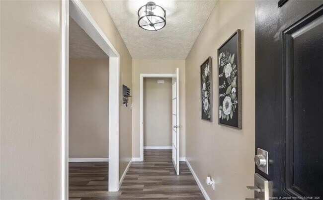 Building Photo - 6873 Brasswood Dr