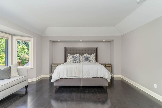 Building Photo - 4Bd/3.5Ba Issaquah Home