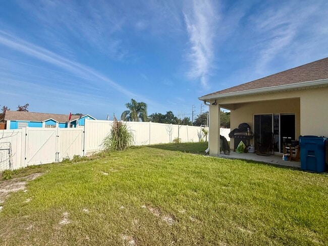 Building Photo - 1405 Pace Dr NW