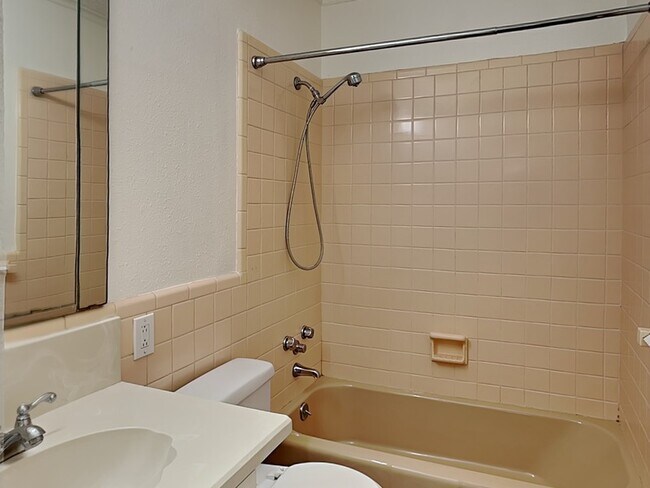 Building Photo - 4500 Westridge Ave