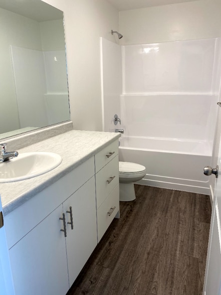 Building Photo - 424 W 40 S