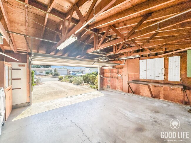 Building Photo - Beautiful 4BD/2BA W/ Large Backyard, AC, and Attached Garage in Clairemont!
