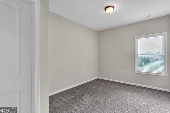 Building Photo - 568 Garden View Ct