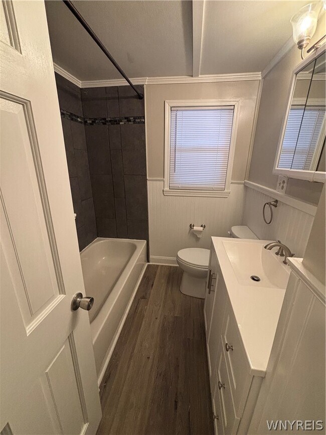 Building Photo - 4765 N Bailey Ave