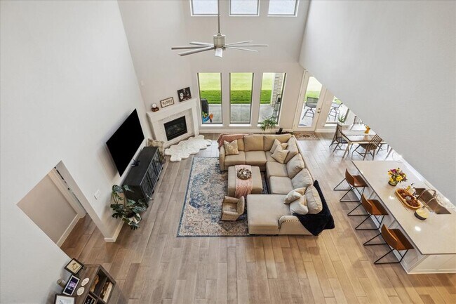 Building Photo - 9823 Magnolia Ests Ln