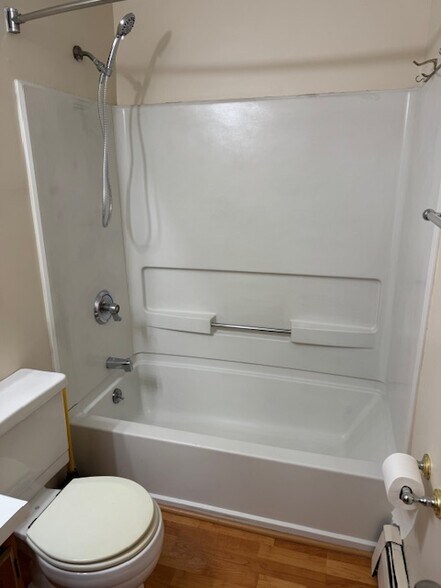 Building Photo - 655 Talcottville Rd