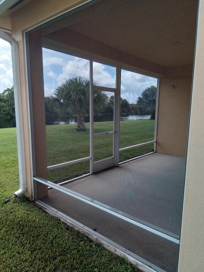 Building Photo - 9834 SW Eastbrook Cir