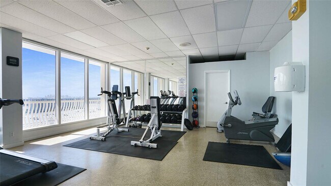 Building Photo - 4020 Galt Ocean Dr