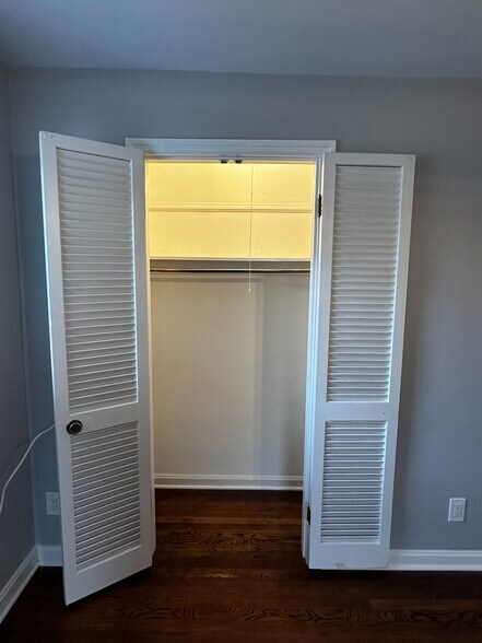 Building Photo - 7524 Montgomery Rd