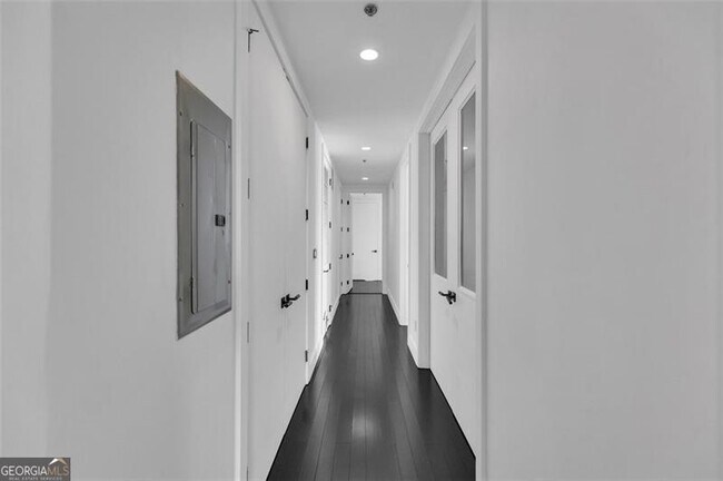 Building Photo - 2233 Peachtree Rd NE