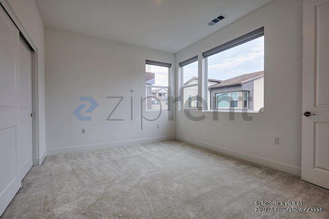 Building Photo - 612 Grizzly