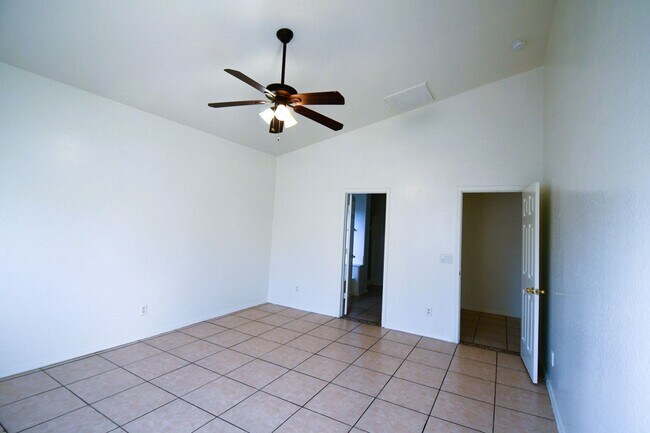 Building Photo - 9201 W Elwood St