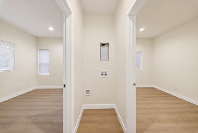 Building Photo - 3200 Weldon Ave