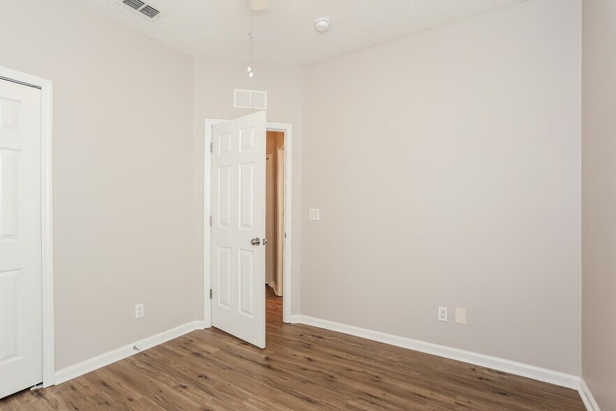 Building Photo - 756 Hazelmoor Ln