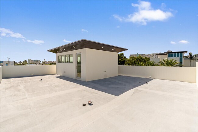 Building Photo - 221 Shore Ct