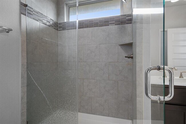 Building Photo - 300 Delta Crst