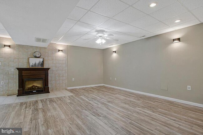 Building Photo - 2811 Glasgow Way