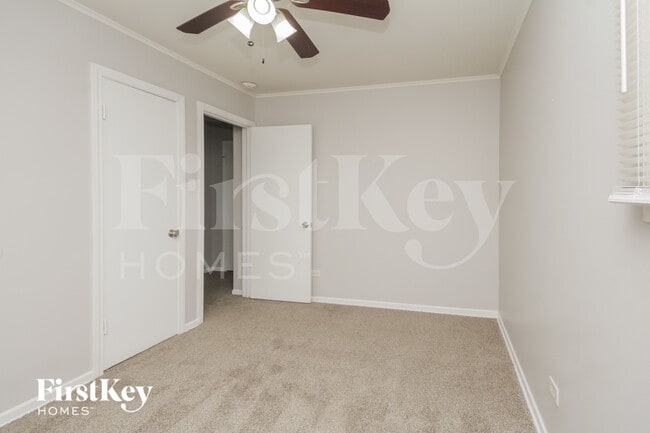 Building Photo - 14525 Dobson Ave