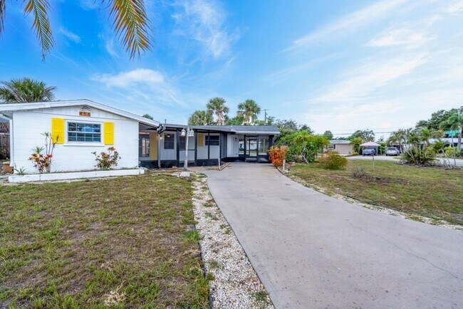 Building Photo - 456 Sandlewood Dr