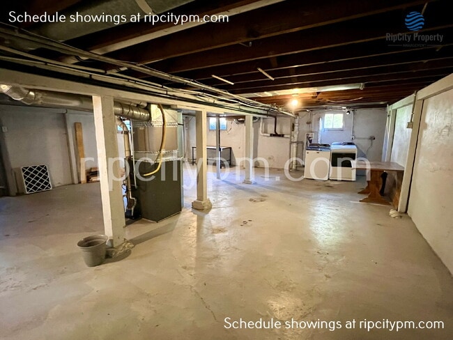 Building Photo - 3125 SE 20th Ave