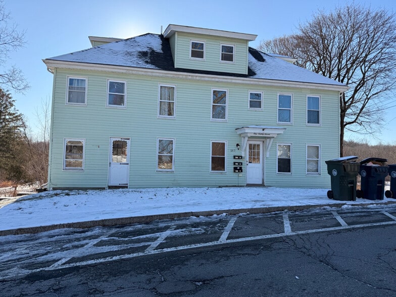 Building Photo - 187 Beach St