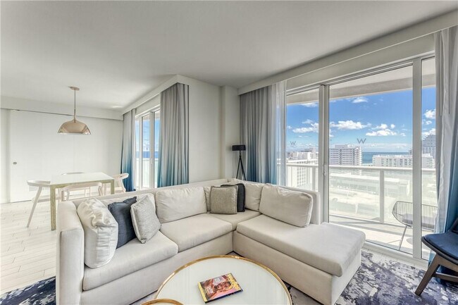 Building Photo - 3101 Bayshore Dr