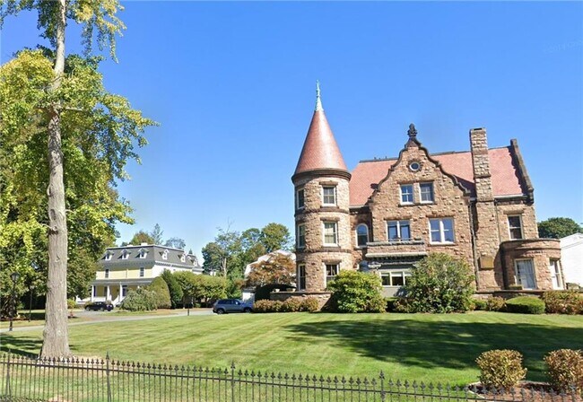 Building Photo - 364 Bellevue Ave