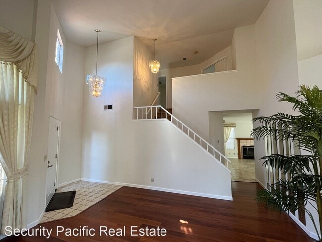 Building Photo - 4 br, 3 bath House - 142 Grenadine Way
