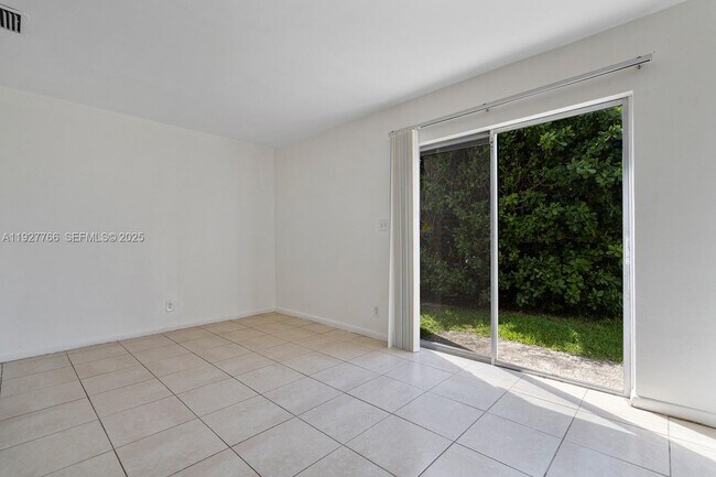 Building Photo - 4100 NW 16th Ave