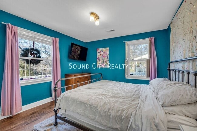 Building Photo - 1203 Kermit Dr