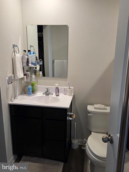 Building Photo - 503 Williams St