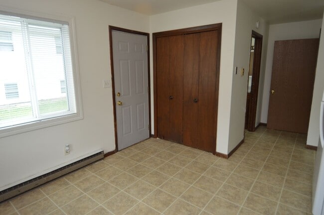 Building Photo - Quiet Side by Side Duplex