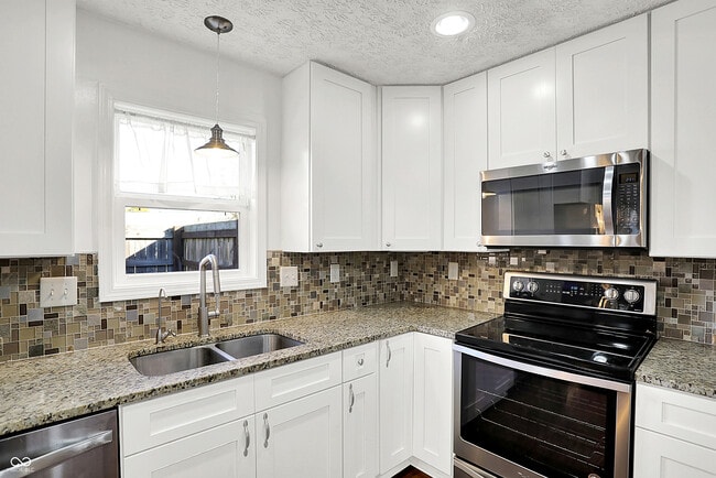 Building Photo - 301 W Pierce St